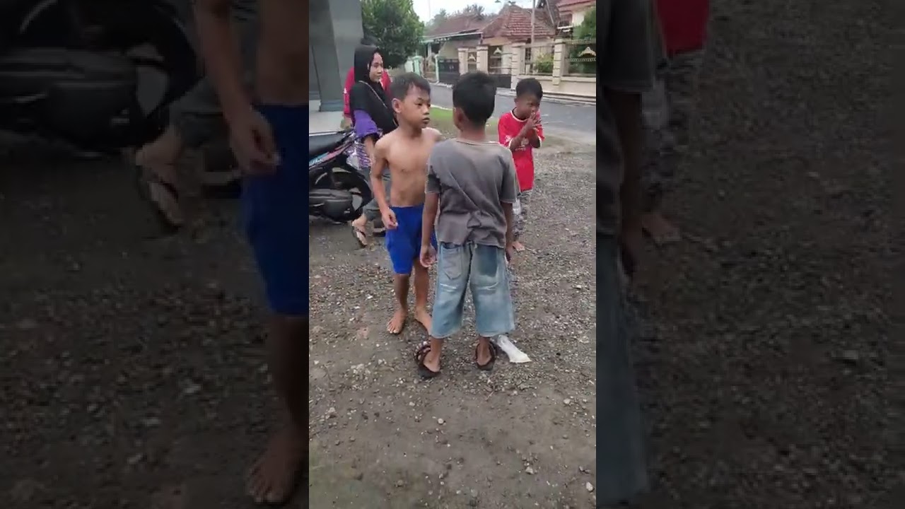 bocil saling baku hantam 