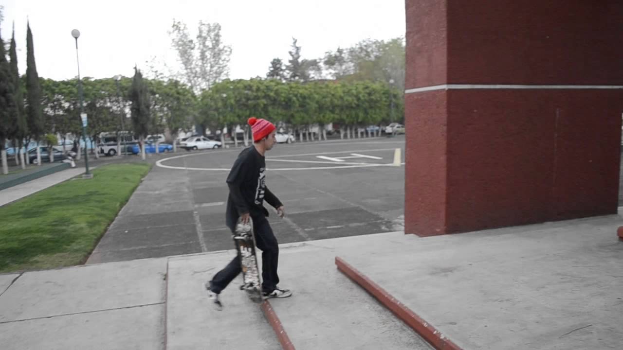 ARMA SKATEBOARDS - PATINA CON LA BANDA 1 - TORERO 360 FLIP