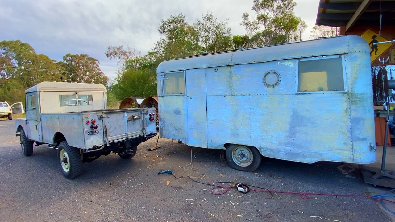 1951 Caravan Restoration - Episode 1 - Examination & Strip down.