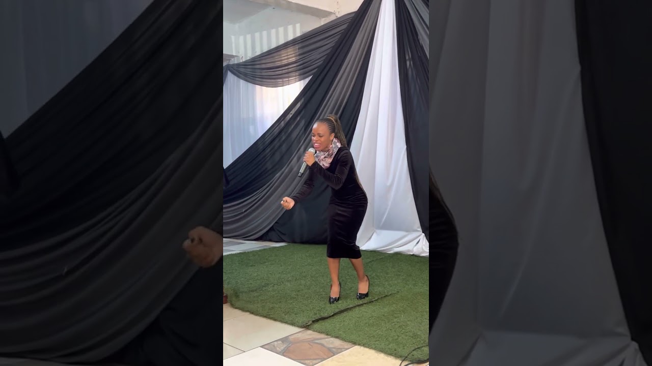 Ngiphakamisel’amehlo ami & bek’ithemba lakho Kuye - NozibusisoVezi