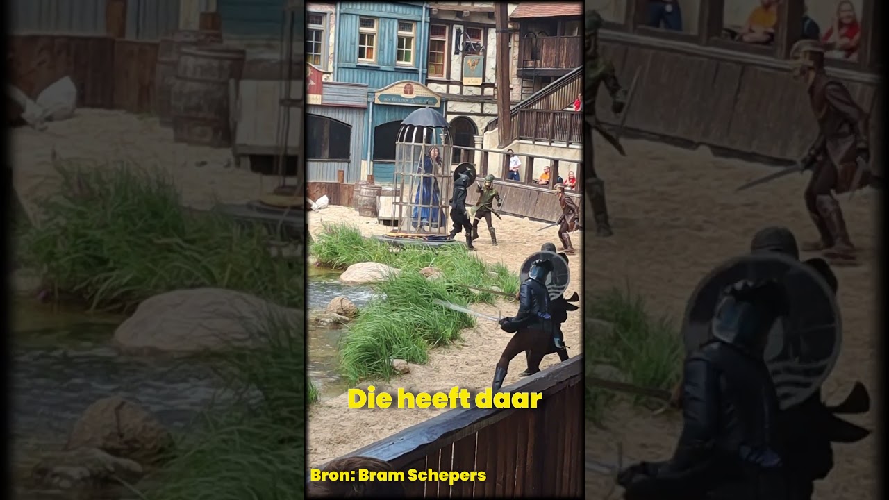 Ruiter ten val bij Efteling parkshow!