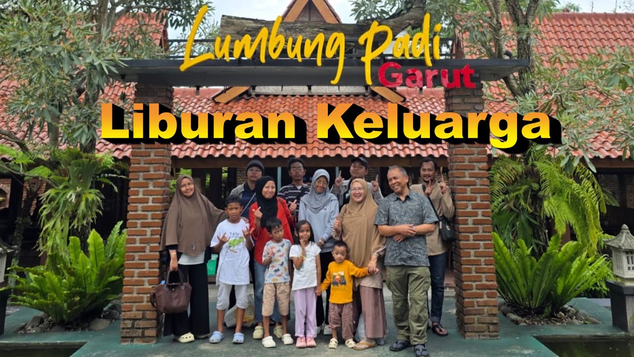 Makan di Lumbung Padi Garut