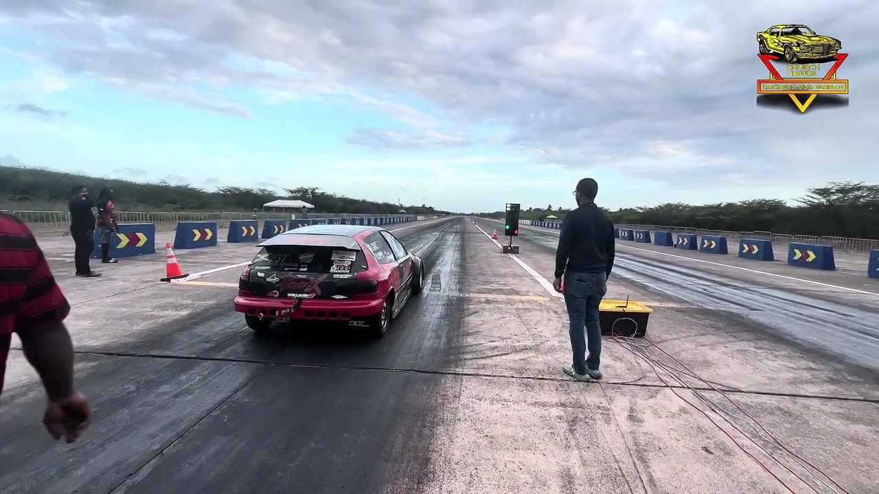 Valvoline Drag Rivals Setting up 