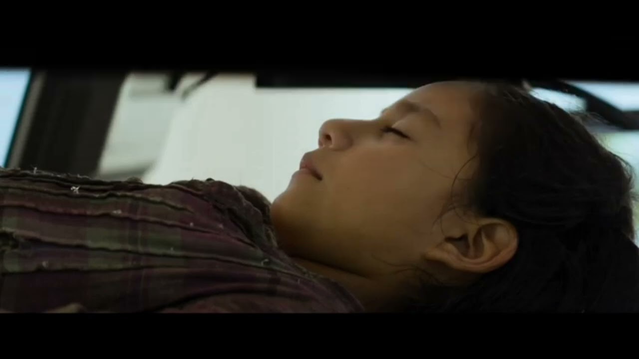 Elysium a child is healed inside the Med Bay/Med Pod