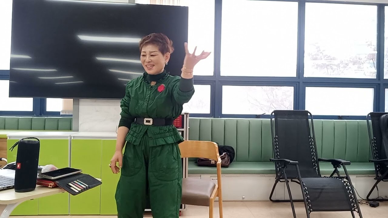 #김장삼합박수  #이애숙의 어른학교 행복연구소 #웃음운동전문가 #시니어 #건강박수 #김장 #보쌈  #막걸리