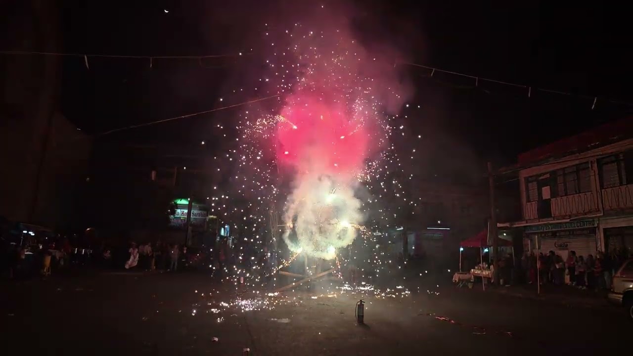 Quema de castillo, 75 aniversario de la parroquia cristo rey 