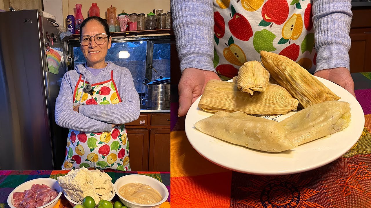 Tamales verdes tradicionales de carne de cerdo y pollo para las festividades