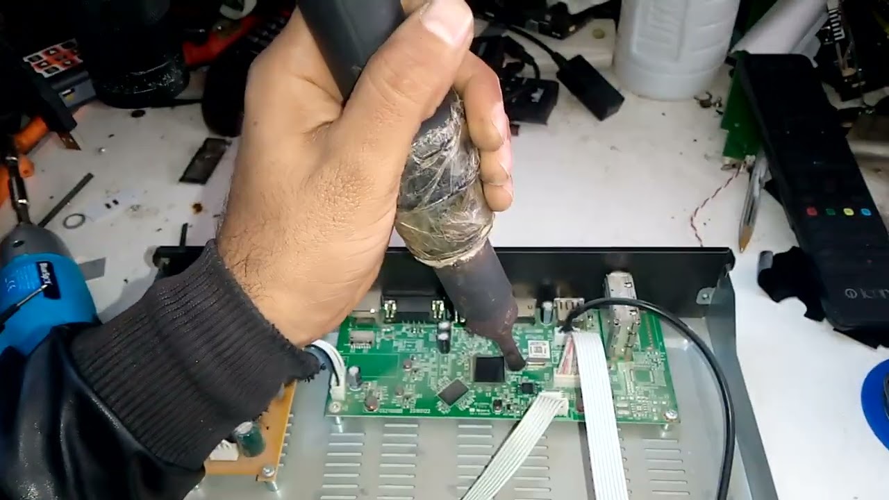 صيانة  رسيفر Starsat sr2000 extreme متوقف علی كلمة BOOT