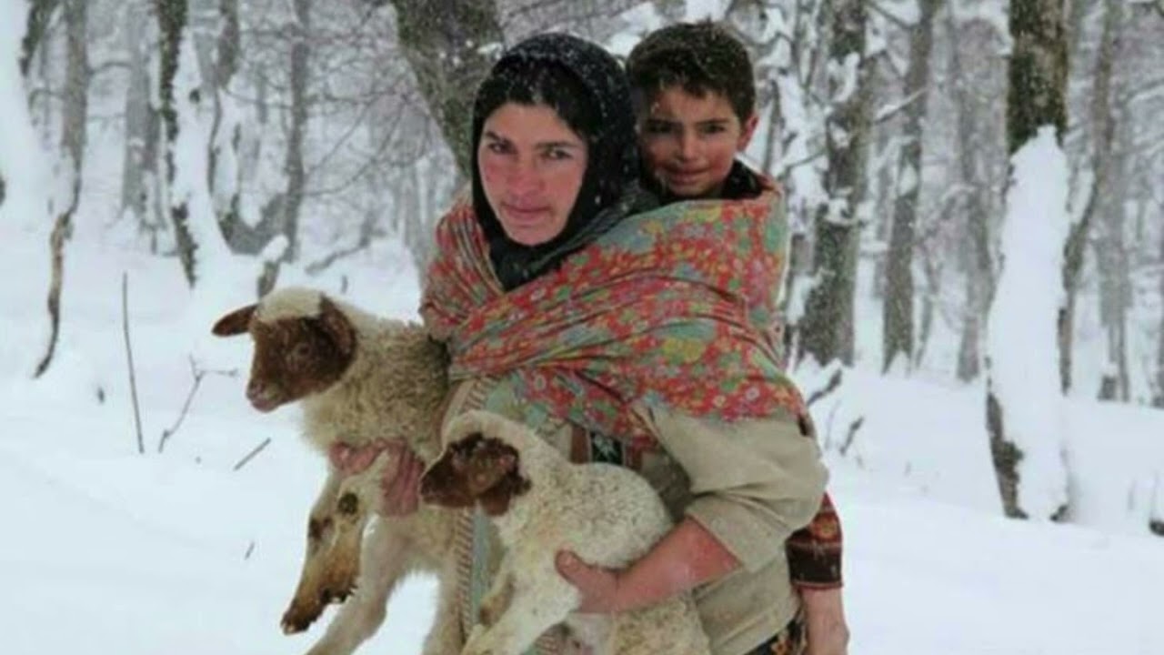 Adile Kurt Karatepe - Yüce dağ başına kar yağmış gibi