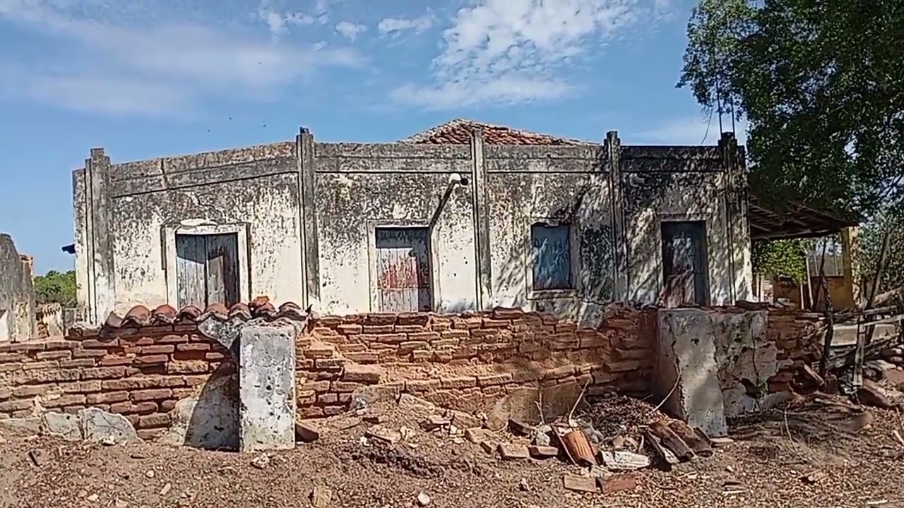 CASA ABANDONADA EM RUÍNAS | ANTIGA FAZENDA PRÉDIO ANTIGO ABANDONADO