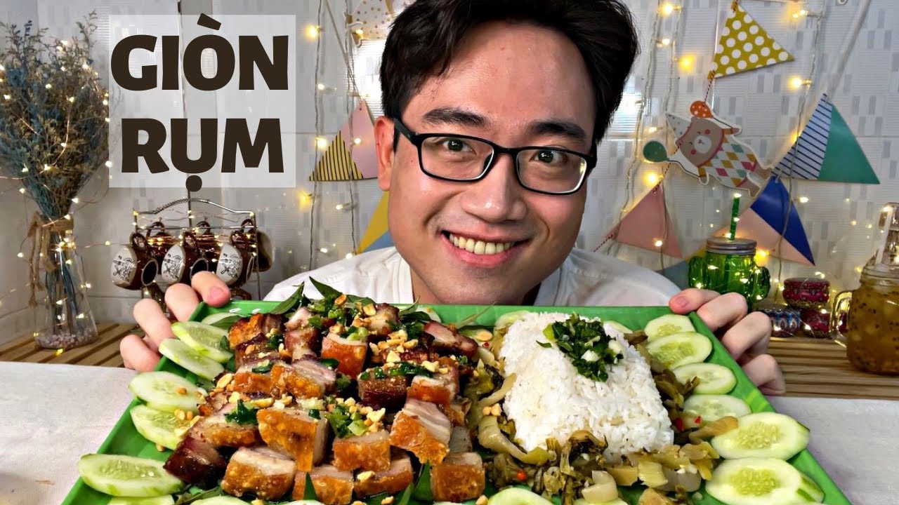 Mukbang Dĩa Cơm Heo Quay Quá Xuất Sắc Da Siêu Giòn Nhai Rộp Rộp - Kể Chuyện Buồn Tới Giờ Còn Cay Nè