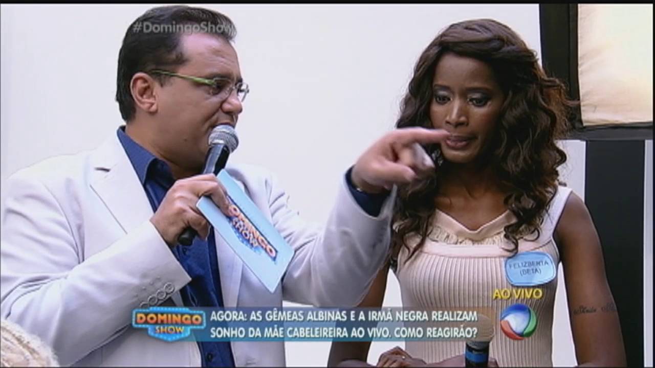 Domingo Show realiza sonhos de gêmeas albinas, irmã e mãe cabeleireira