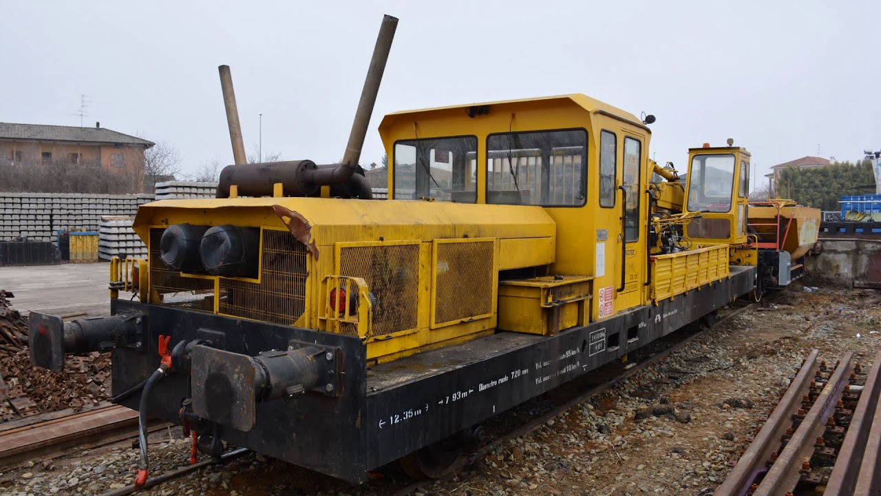 Treni Cantiere nello scalo di Rovasenda