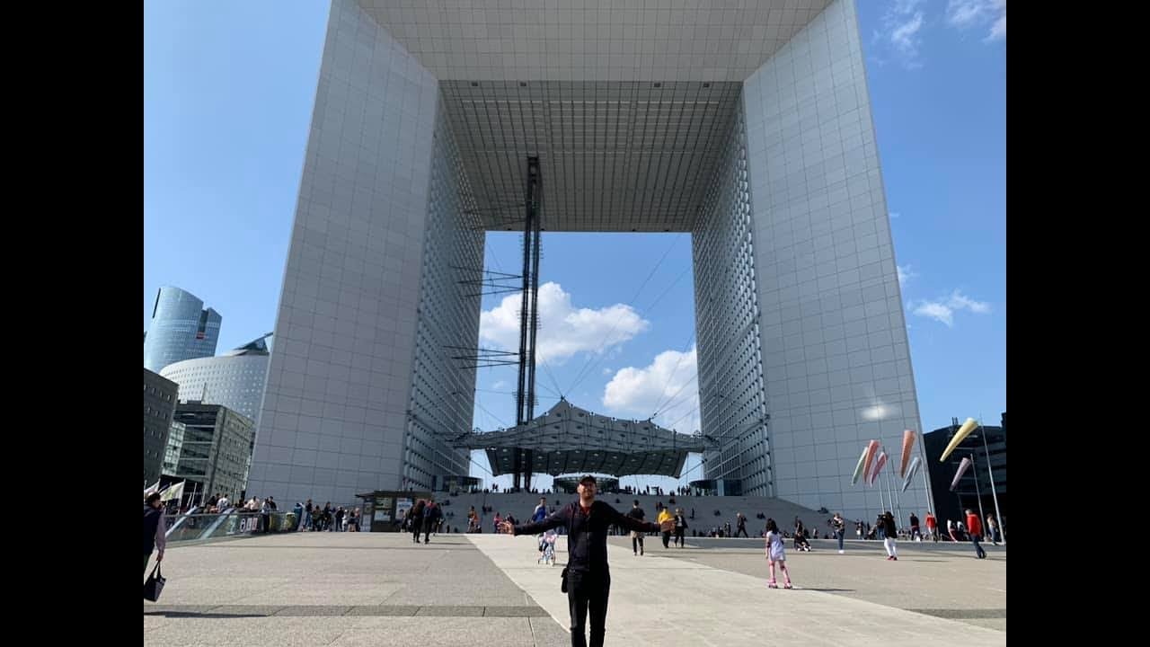 PARIS : visite de la Grande Arche de la Défense