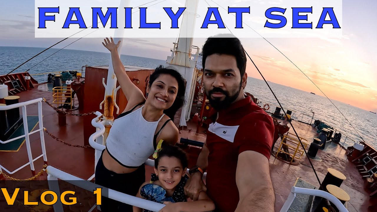 Family ke sath Sailing