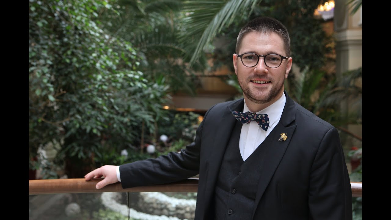 Sommellerie - Mikael Grou, sommelier breton qui défend les couleurs de la Suisse en concours