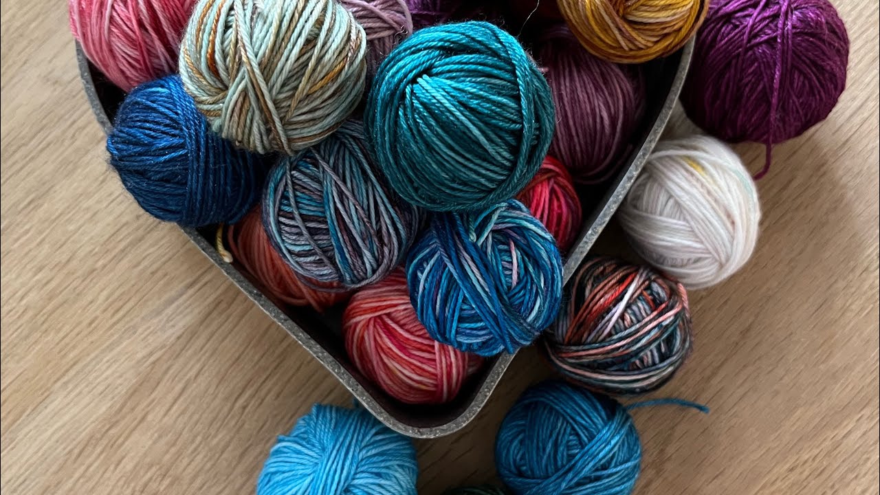 Maramso1 sine hobbysyssel episode 32. Ferdig strikk og på pinnane, litt gaver og sånn. 🧶 