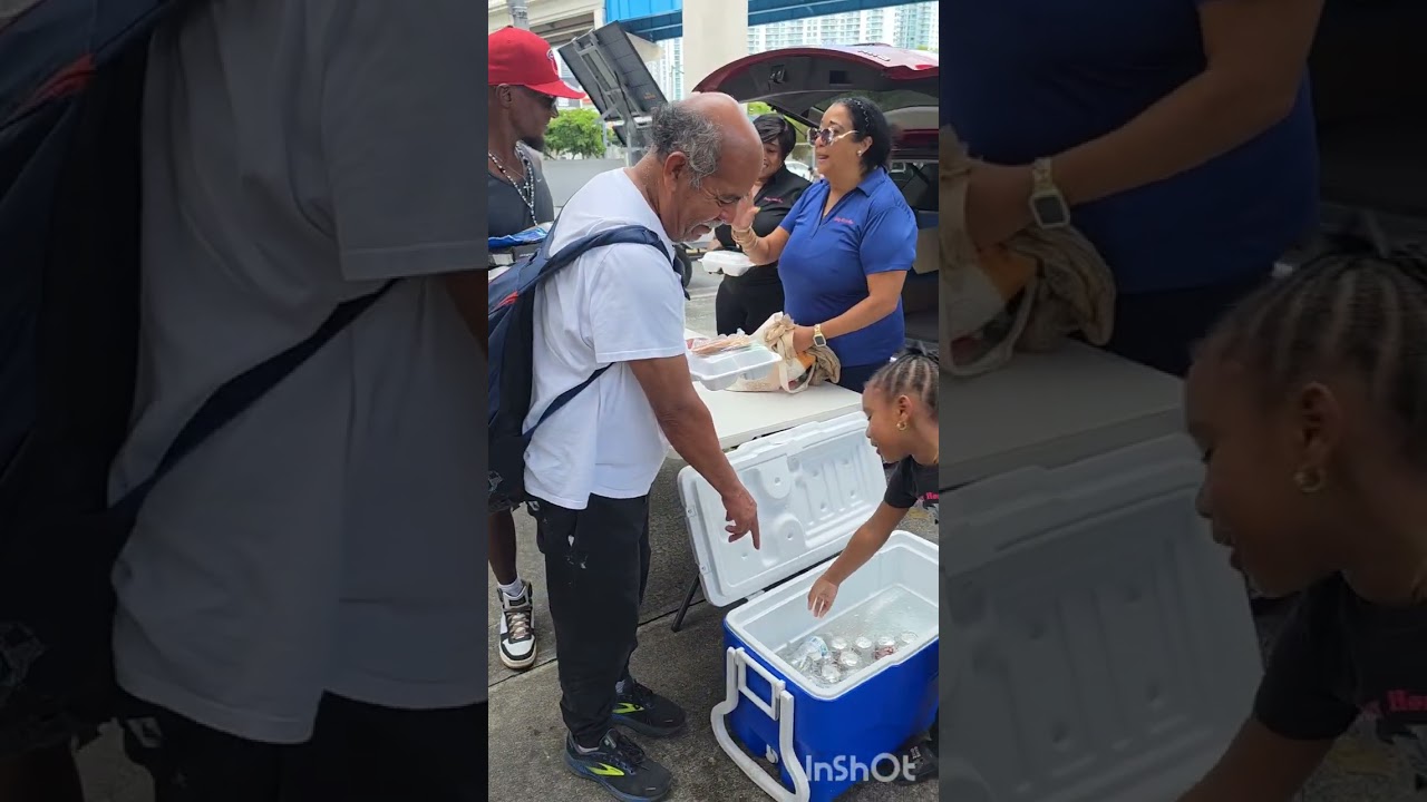 Feeding The Homeless Downtown Miami Florida #homeless #food #nonprofitorganization 