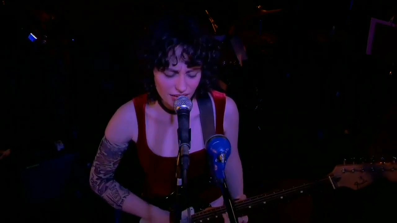Ana Frango Elétrico - Torturadores ( ao vivo )