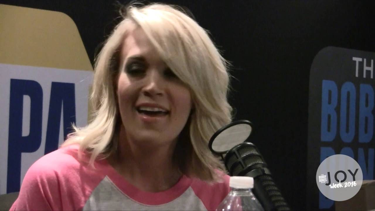 Carrie Underwood Performs 