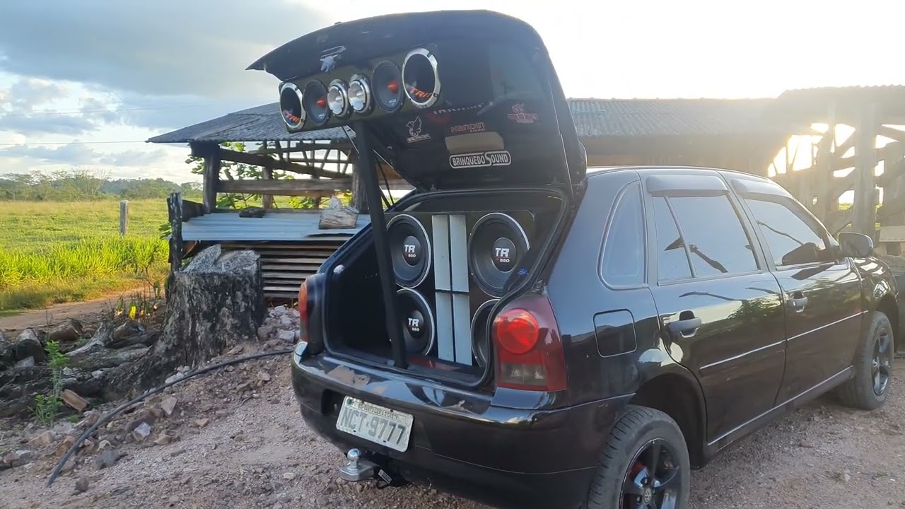 4 alto falante Triton tr850 e módulos taramps.