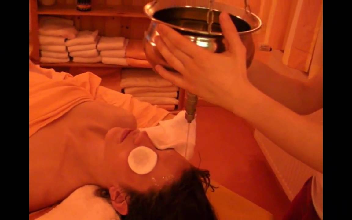 Shirodhara - Ayurveda Stirnguss