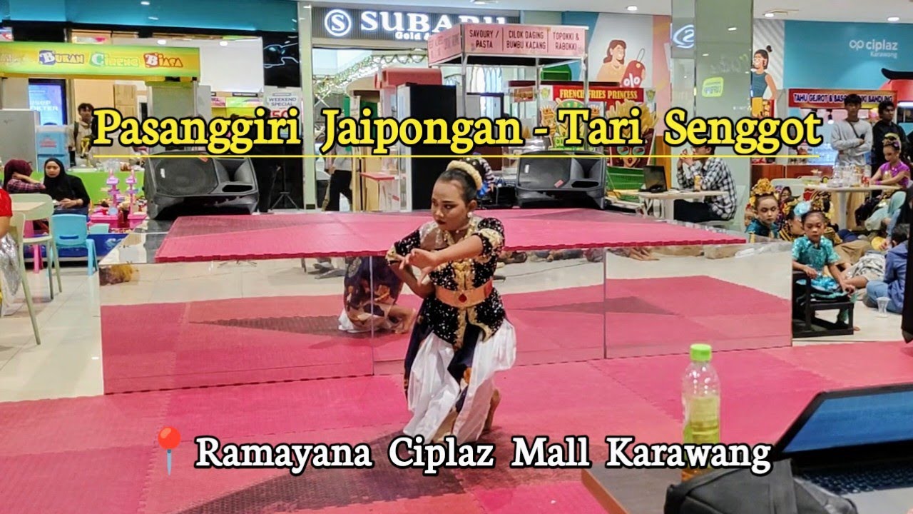 Pasanggiri Jaipongan di Ciplaz Mall Karawang - Tari Senggot