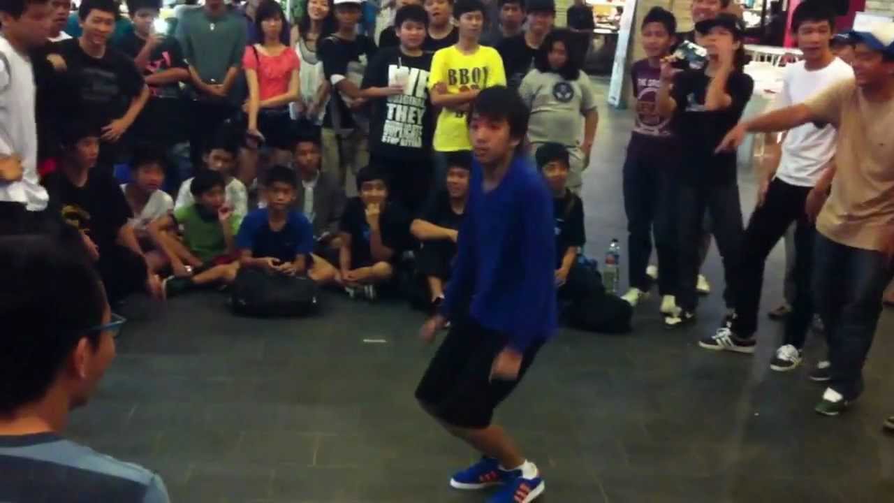 4th Dimension Crew ( Left ) vs Floor Bandicoot Crew ( right ) LWDC crew battle 
