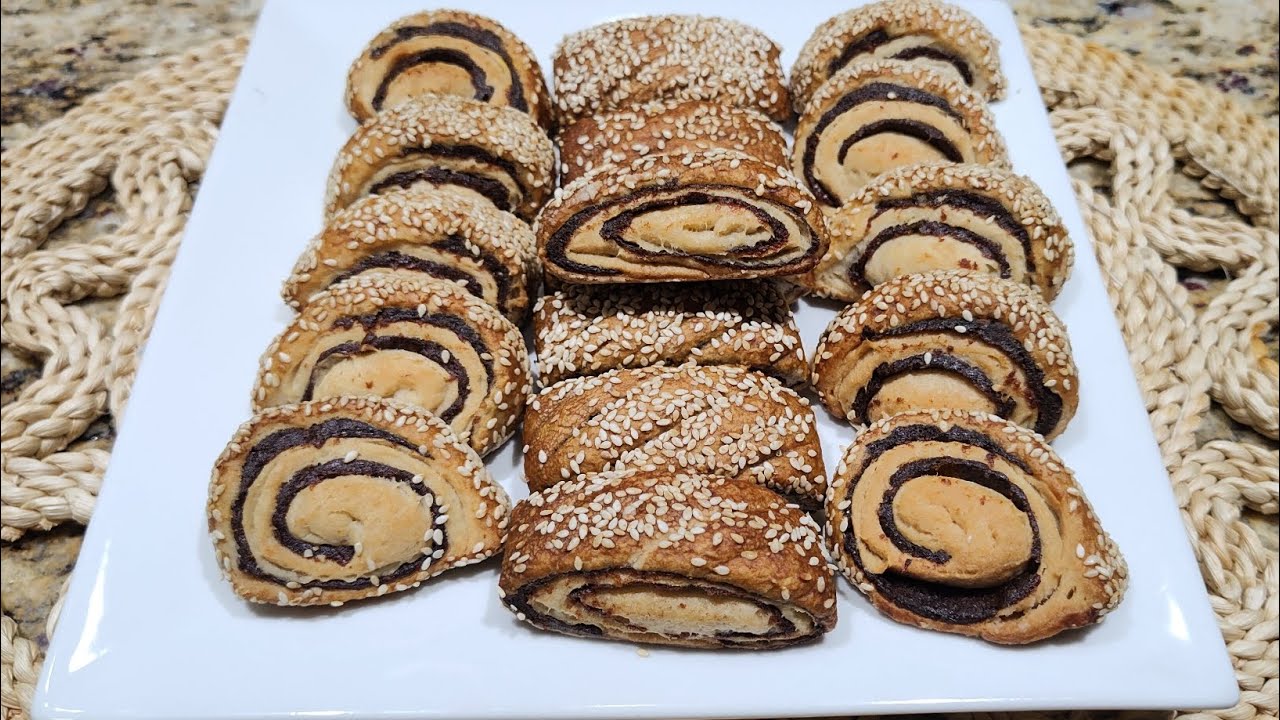 كعب الغزال او المنين بالعجوه،بأسهل طريقه من غير فرد العجوه لوحدها،لازم تجربوه👌 Dates filled pastries