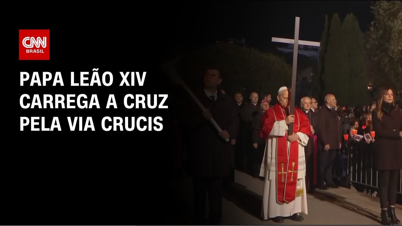 Paix&atilde;o de Cristo: Papa Le&atilde;o XIV carrega a cruz pela Via Crucis | CNN 360&ordm;