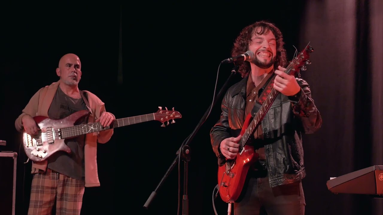 Cristian de Moret (guitarra eléctrica y voz) & Pablo Prada (bajo) - Soleá