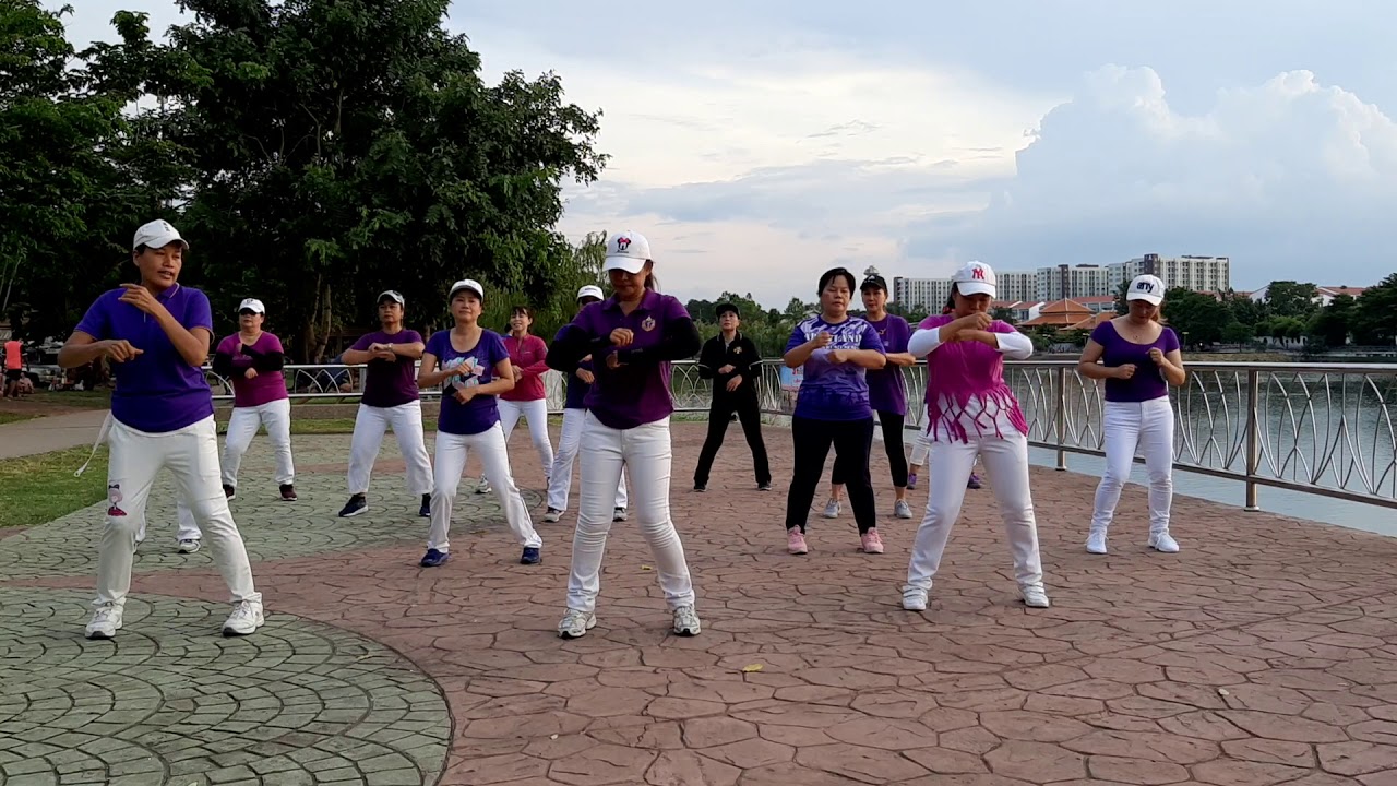 จี่หอย Line Dance / by dao