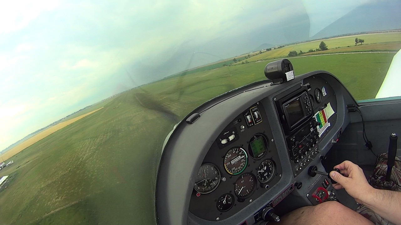 Samba XXL s&oacute;lo lety leti&scaron;tě Sazen&aacute; LKSZ dr&aacute;ha 33L (solo flight airfield Sazena LKSZ)