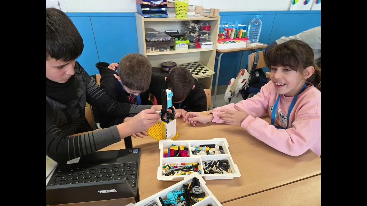 ROBOTS EN ACCIÓ T2 - ESCOLA ANTONI TOUS - PIRA - ZER CONCA 