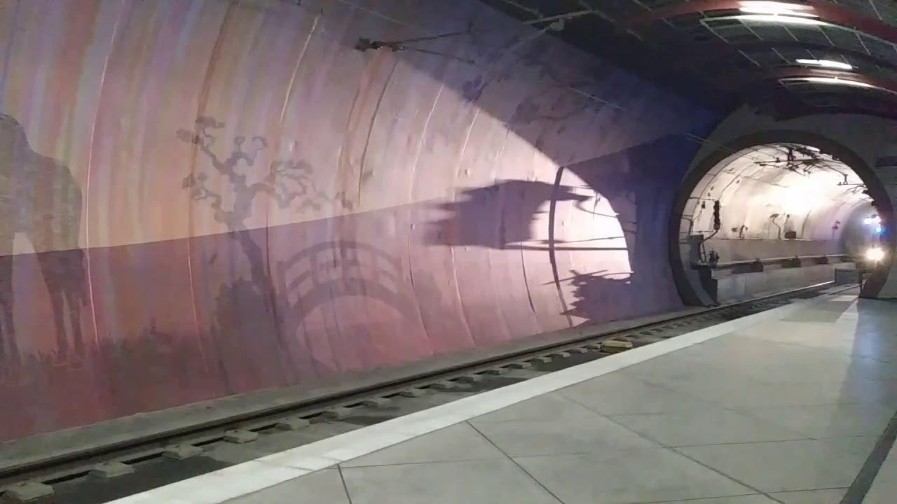 TriMet MAX Light rail Blue Line train to Hillsboro at Washington Park