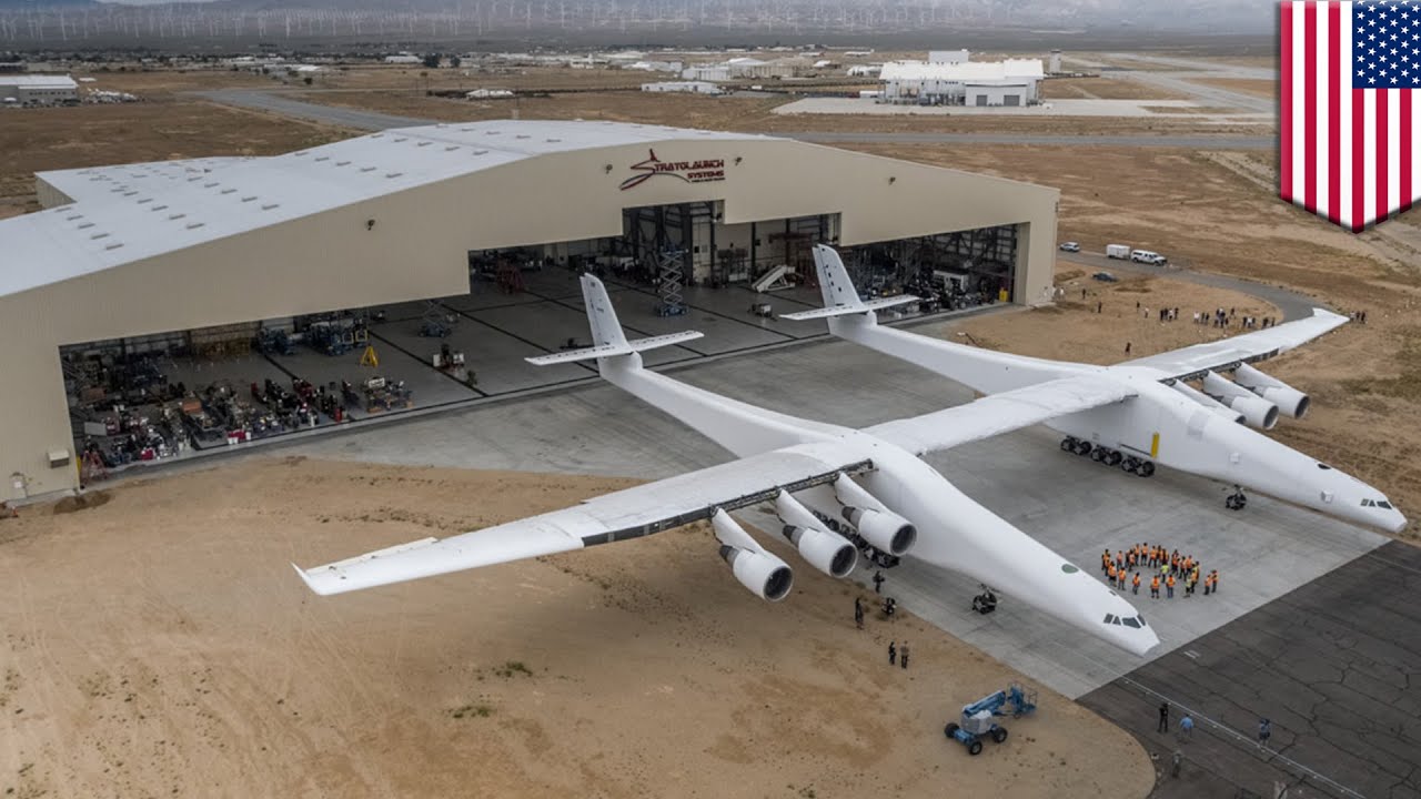 Самый большой самолет в мире: двухфюзеляжный самолет Stratolaunch начнет испытания топлива &mdash; TomoNews
