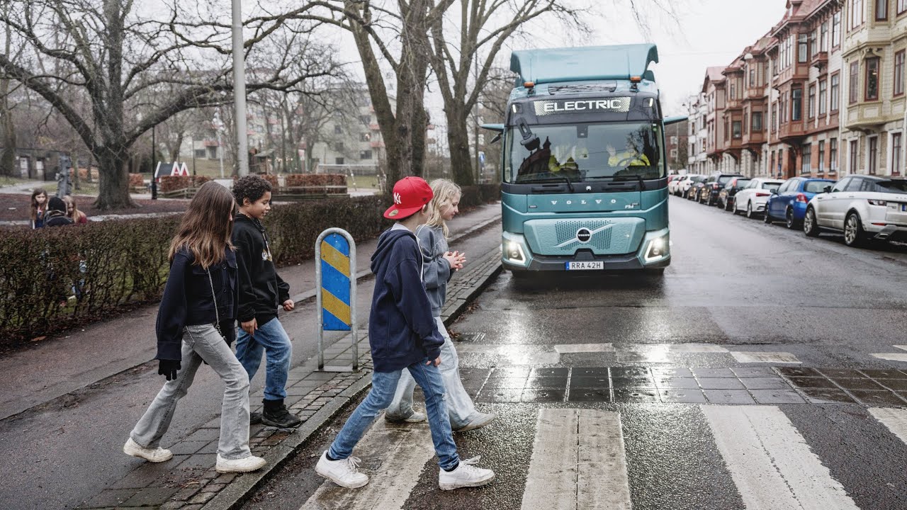 Voorkom te hard rijden in bepaalde gebieden met Safety Zones | Volvo Trucks Nederland