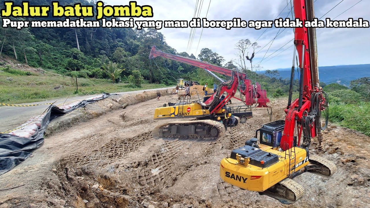 Jalur batu jomba‼️Pupr memadatkan lokasi yang mau di borepile agar tidak ada kendala 