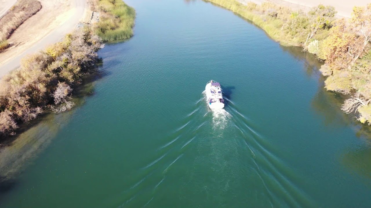 Chris Craft Commander 35  learning to fly my drone