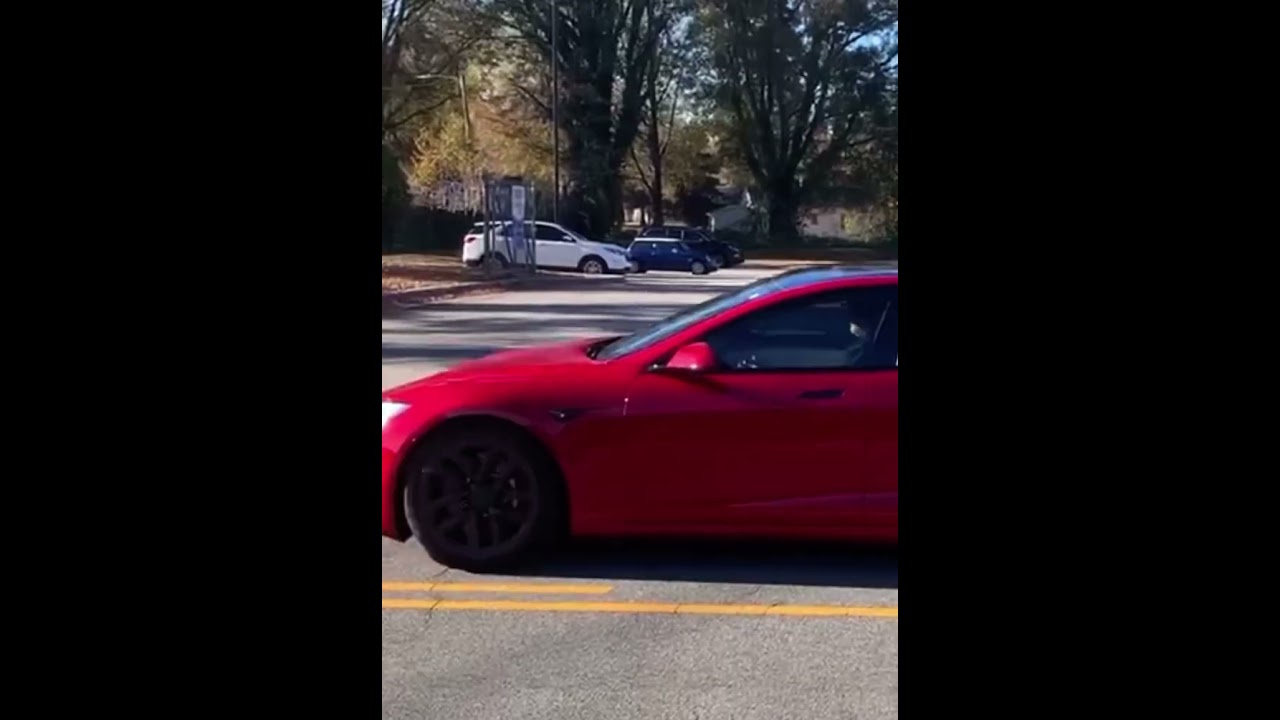 Tesla Plaid All Four Tire Spin Power Released After 60MPH