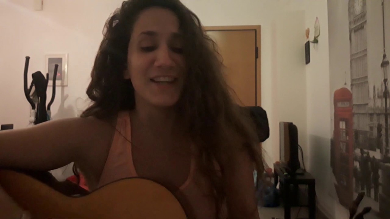 Στην αγορά του Αλ Χαλίλι - Ολίνα - Cover