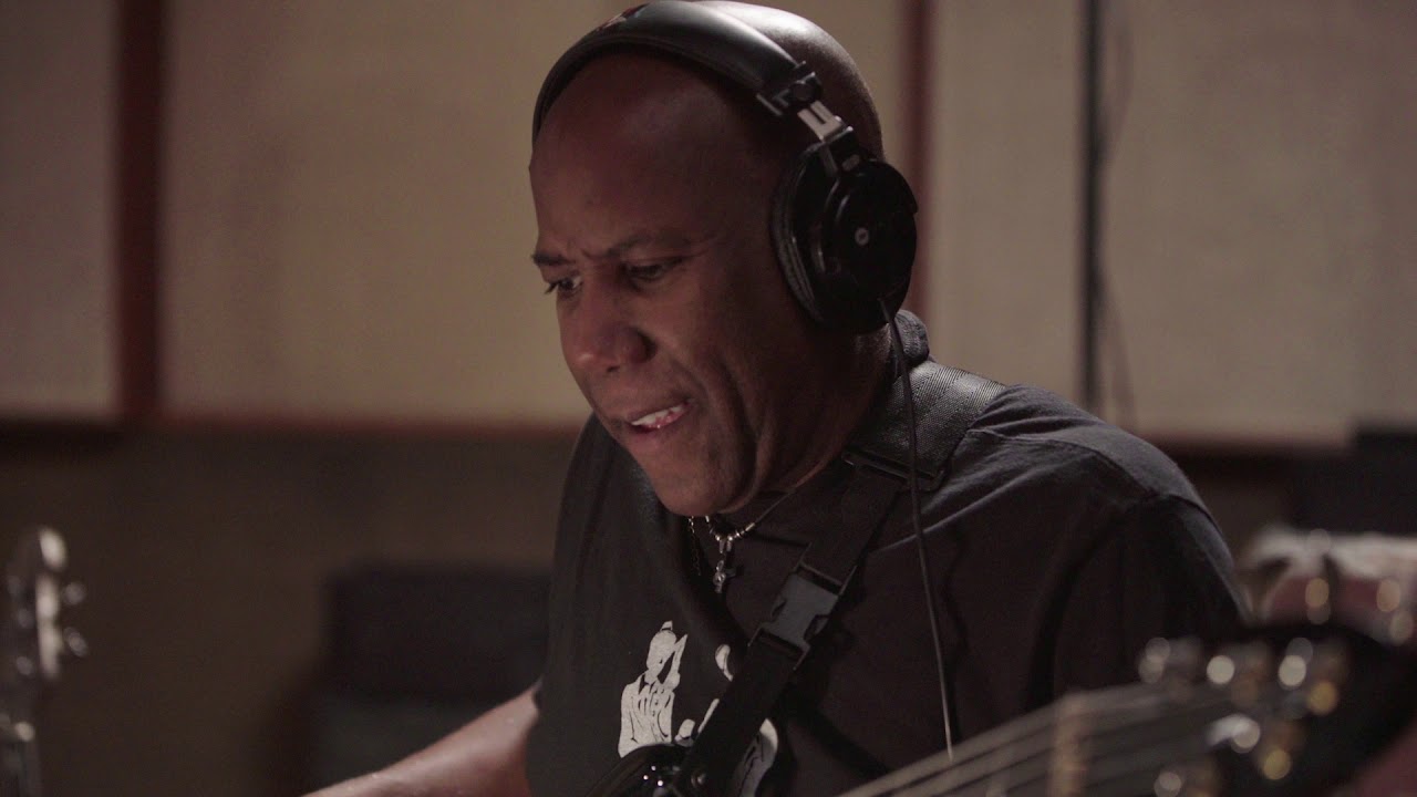 Saab Guitar Project Live Session - Police (feat. Vinnie Colaiuta, Nathan East, Greg Phillinganes)
