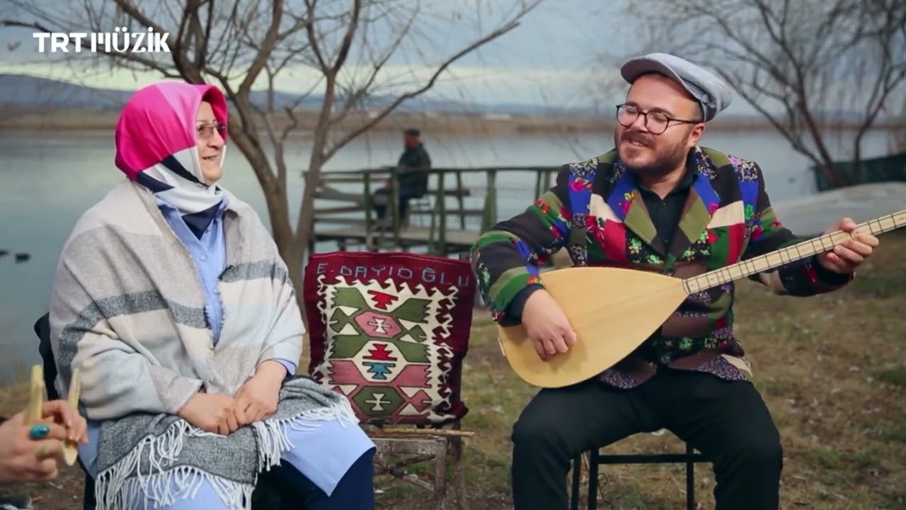 Emre Dayıoğlu & Nejla İler & Elmas İler - Kara Şapkalım Oğlan