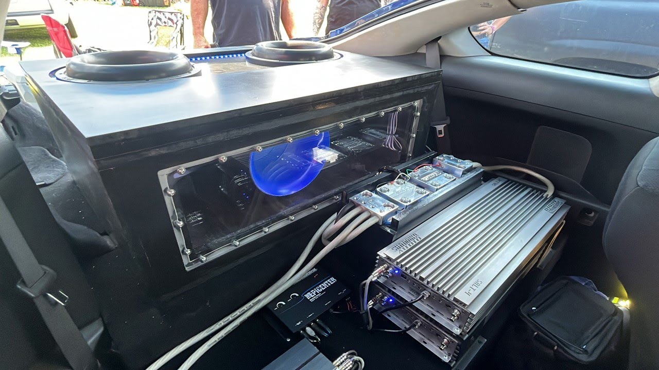 (2)12 Inch Subwoofers Get LOW in This BASS Demo System