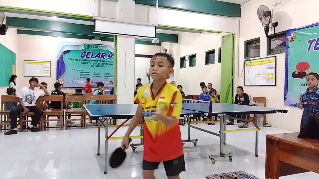 Tumbang dengan adam, Restu ilham vs adam, turnamen tenis meja di MTsN 2 blitar