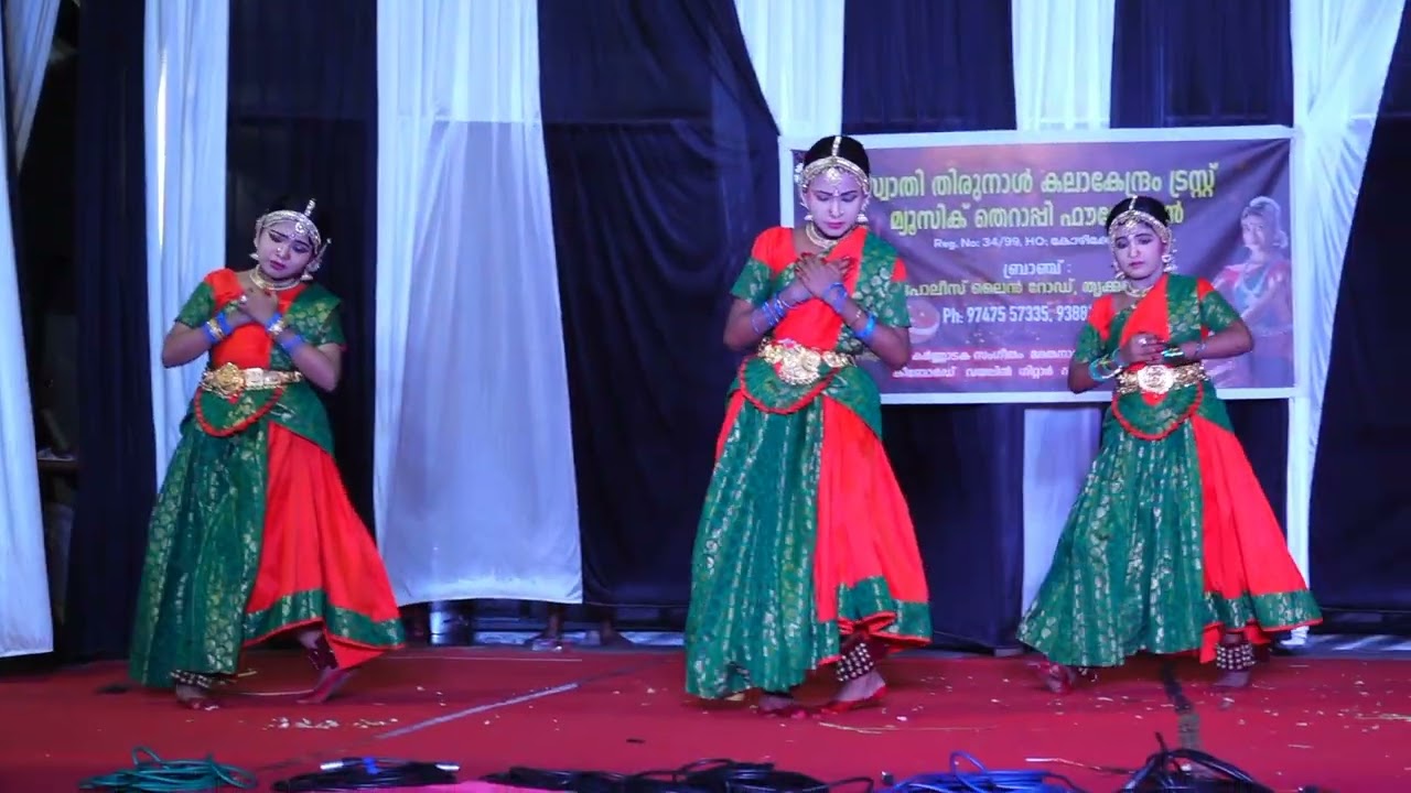 സെമിക്ലാസിക്കൽ ഡാൻസ്
