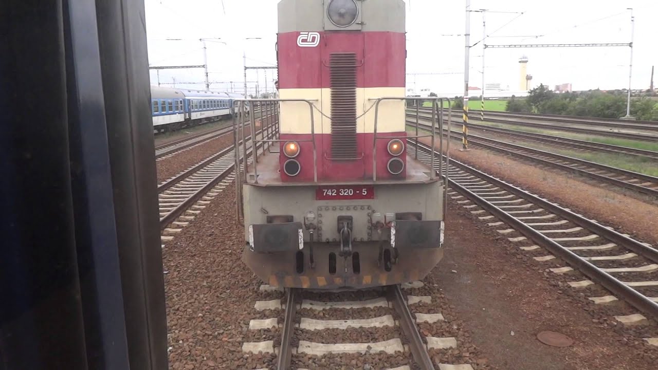 742 320-5 roztlačuje EC 276 Slovan