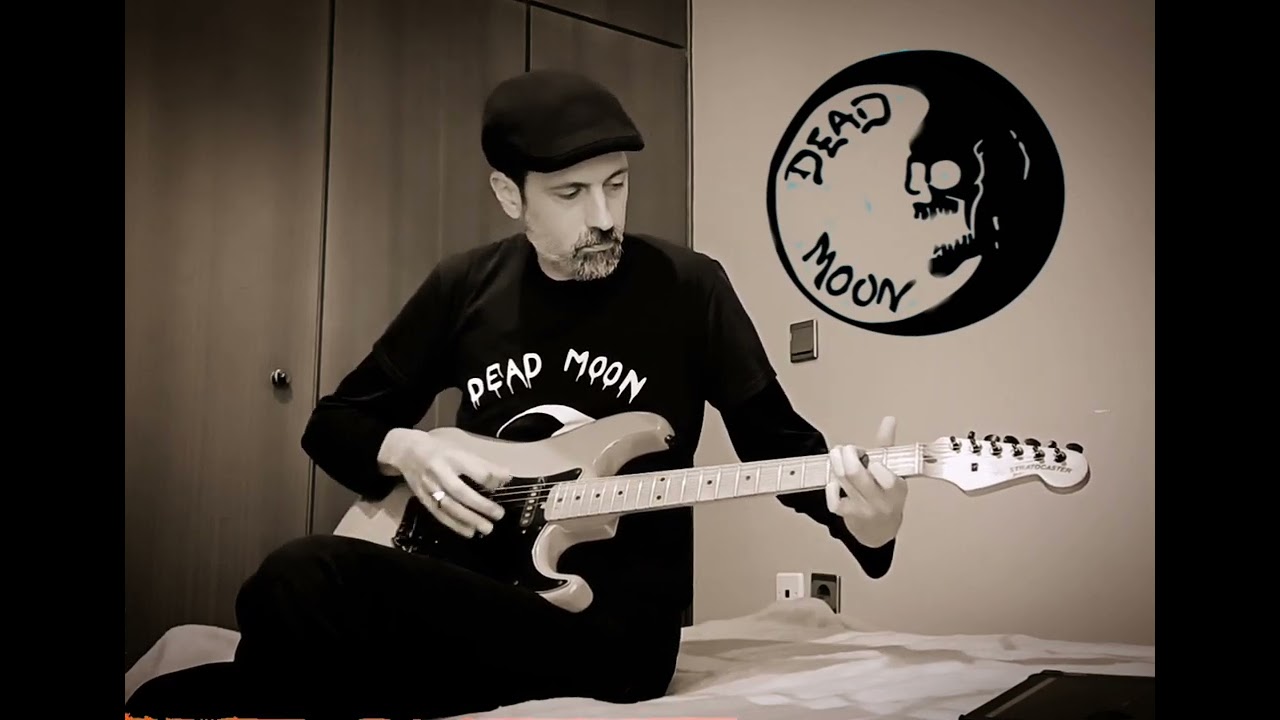 Dead Moon ~ Somewhere Far Away  《Guitar Cover》