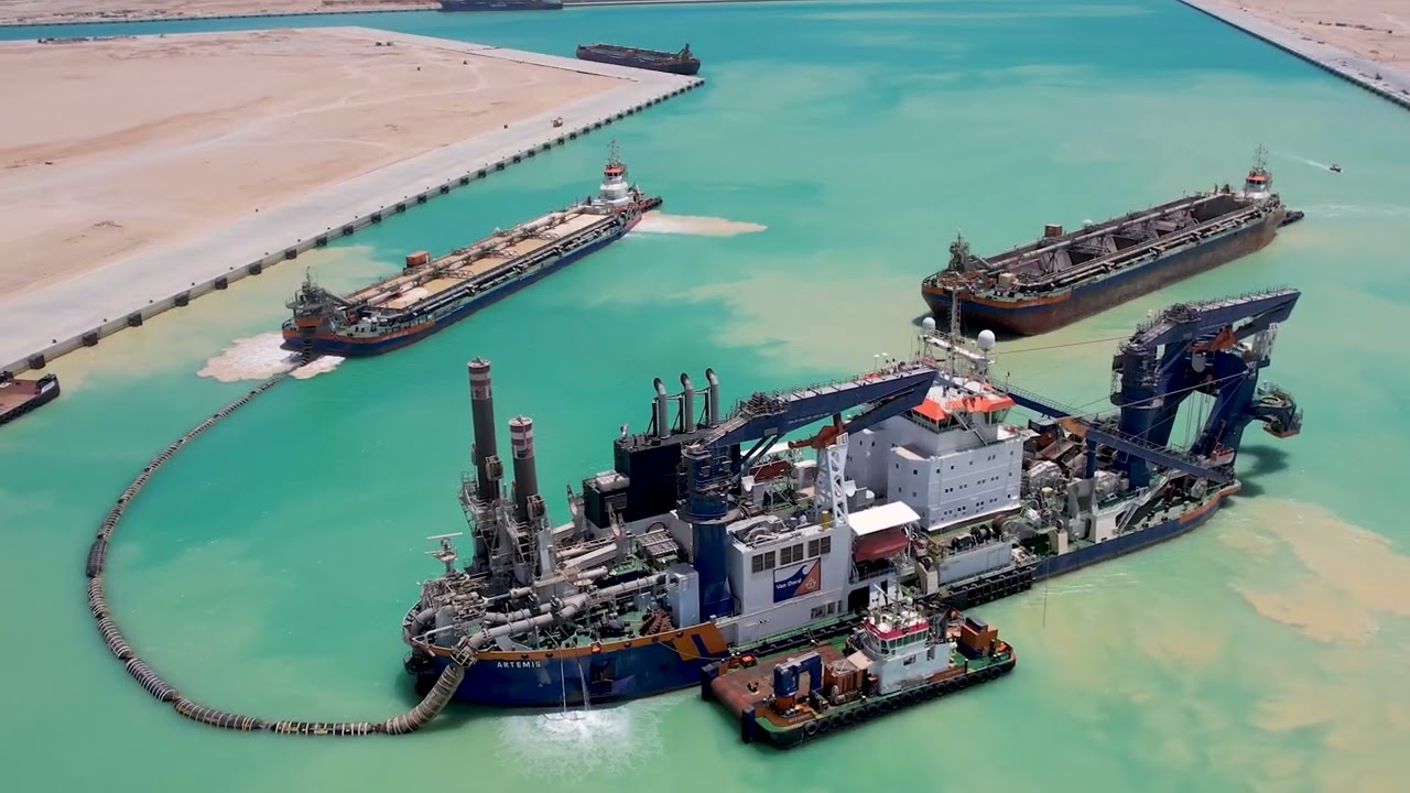 شاهد أحدث تصوير جوي لمشروع تطوير ميناء السخنة البحري