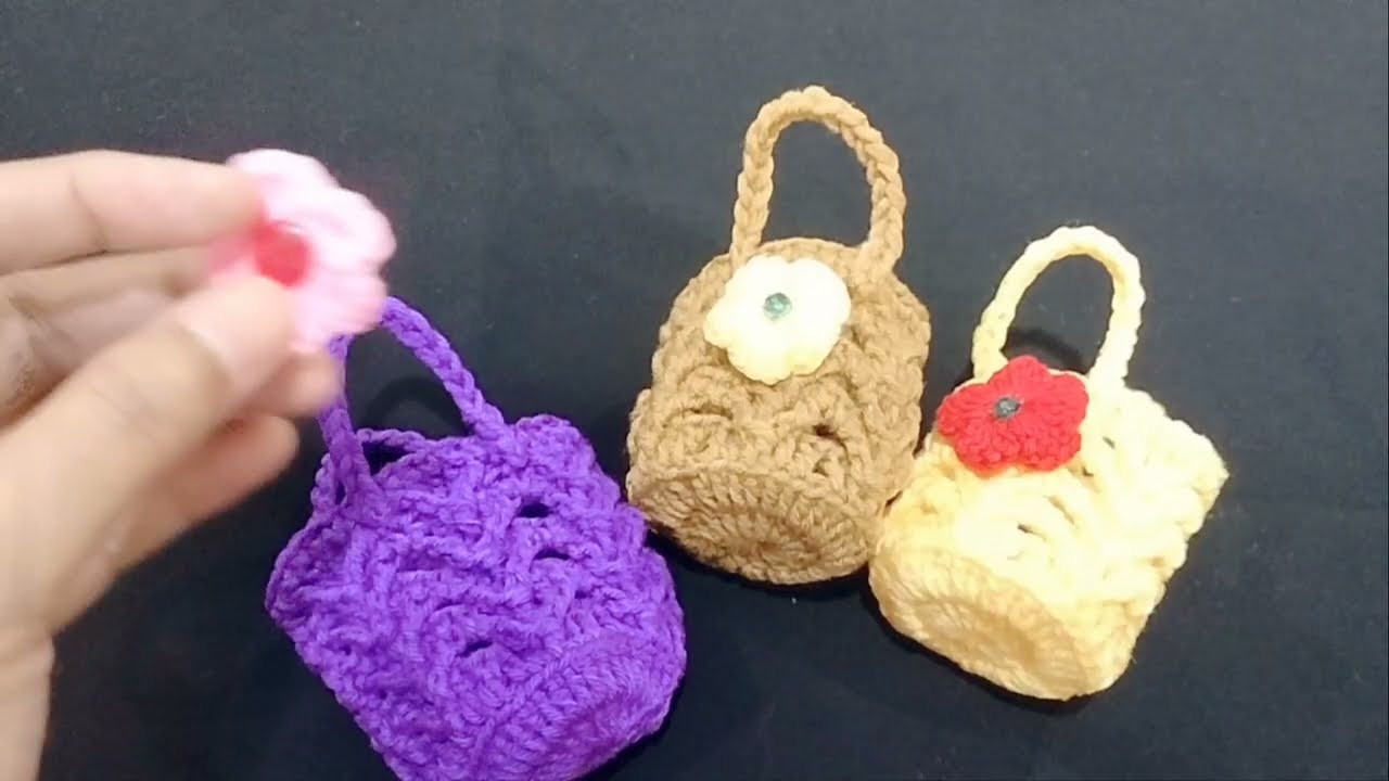 CROCHET SMALL SOUVENIR BAG (EGG COSY) , KAIT SARUNG TELUR LAWA